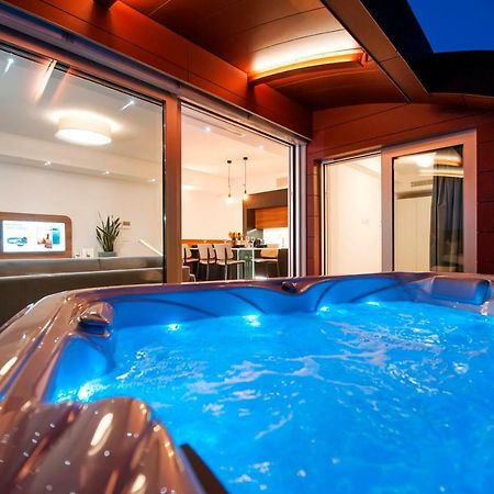 The Q Superior - A Penthouse With Jacuzzi And Sauna Rovinj Exteriör bild