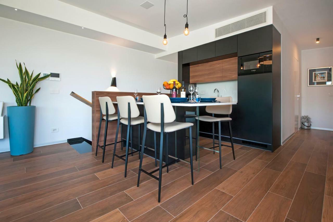 The Q Superior - A Penthouse With Jacuzzi And Sauna Rovinj Exteriör bild