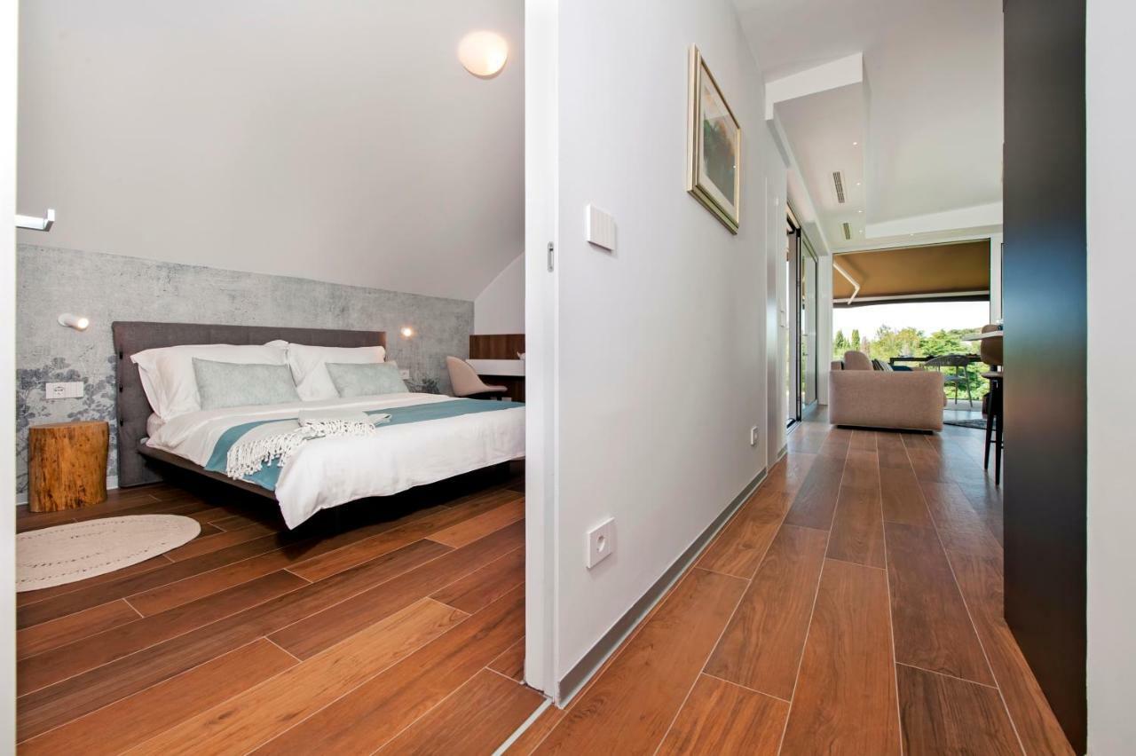 The Q Superior - A Penthouse With Jacuzzi And Sauna Rovinj Exteriör bild